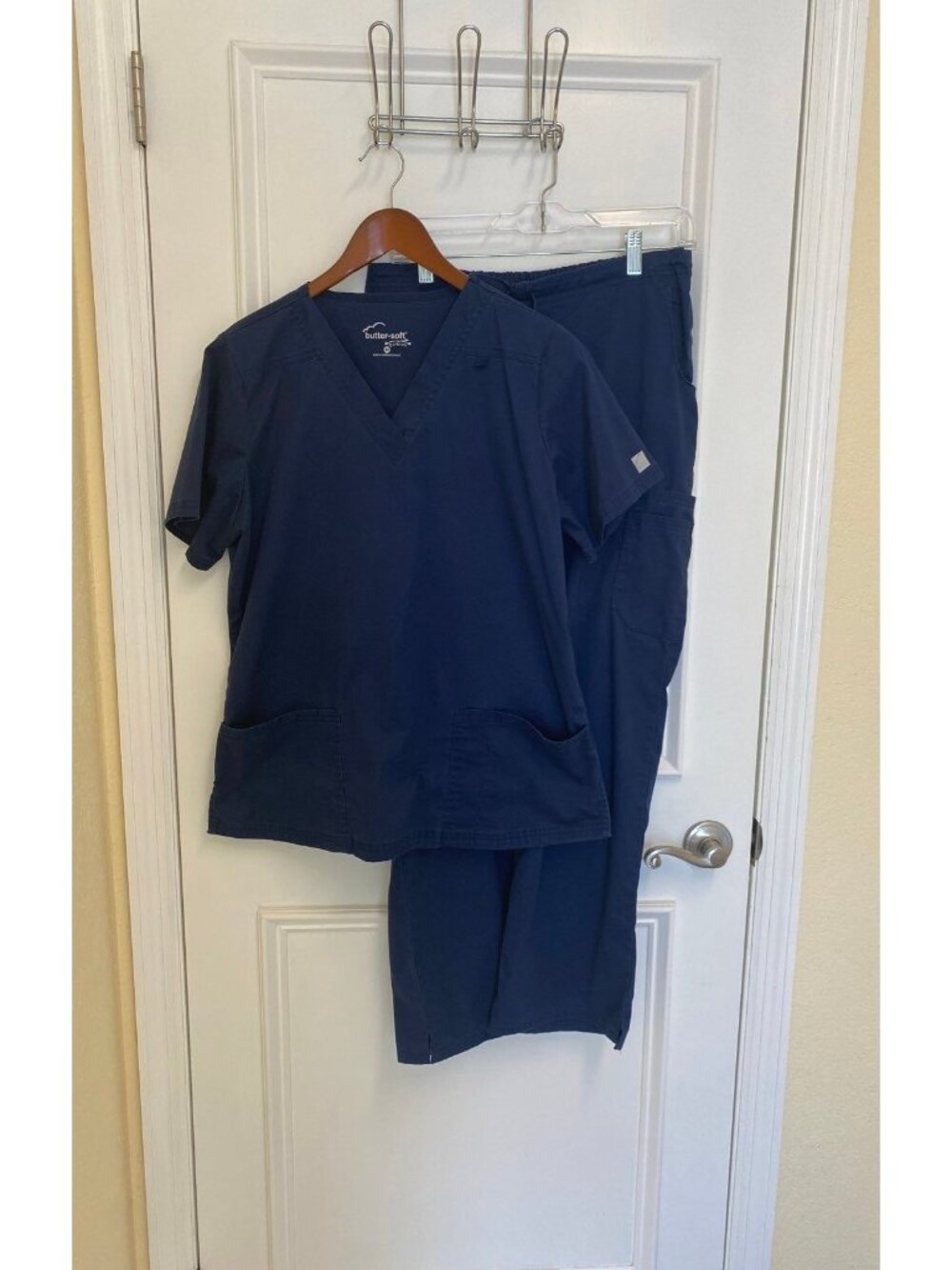 Butter Soft Stretch Navy Healthcare Uniform Scrub Set Size Medium & Med Petite